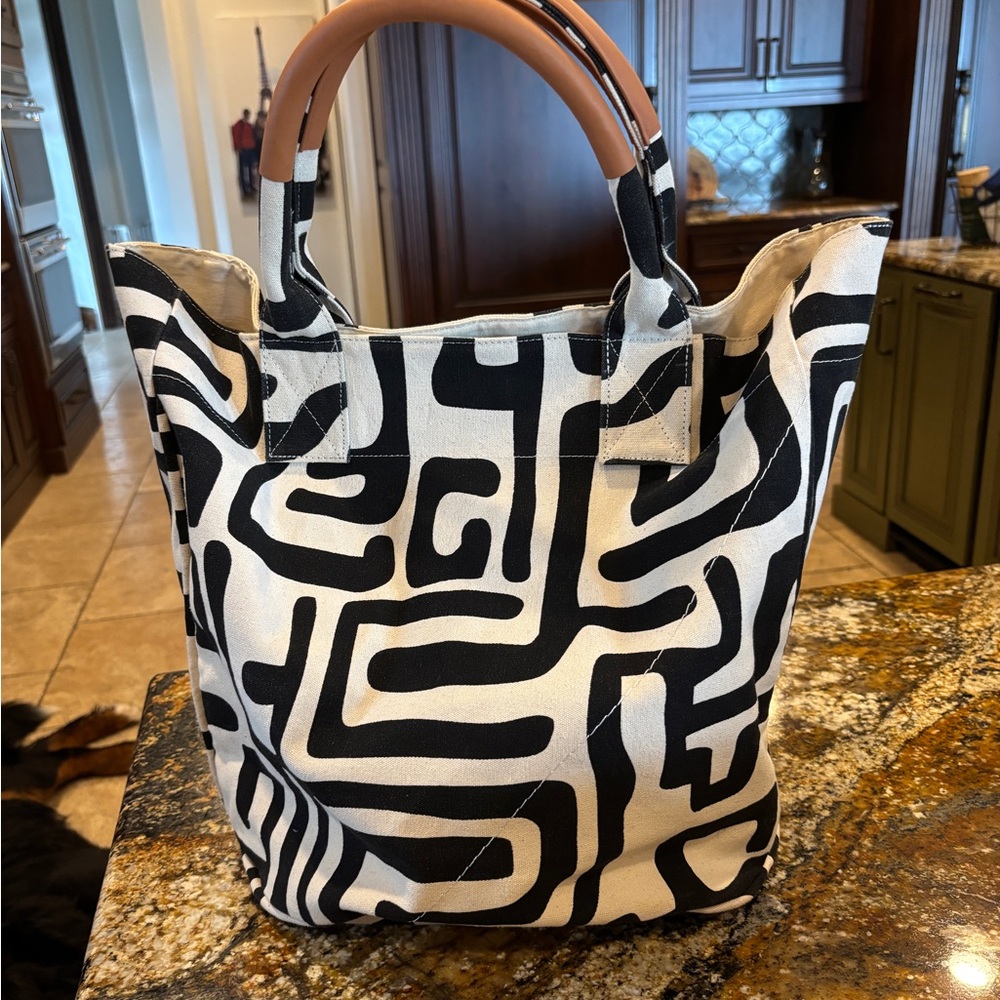 Ubuntu Life Tote Bag. Huge! Excellent condition, canvas, leather straps